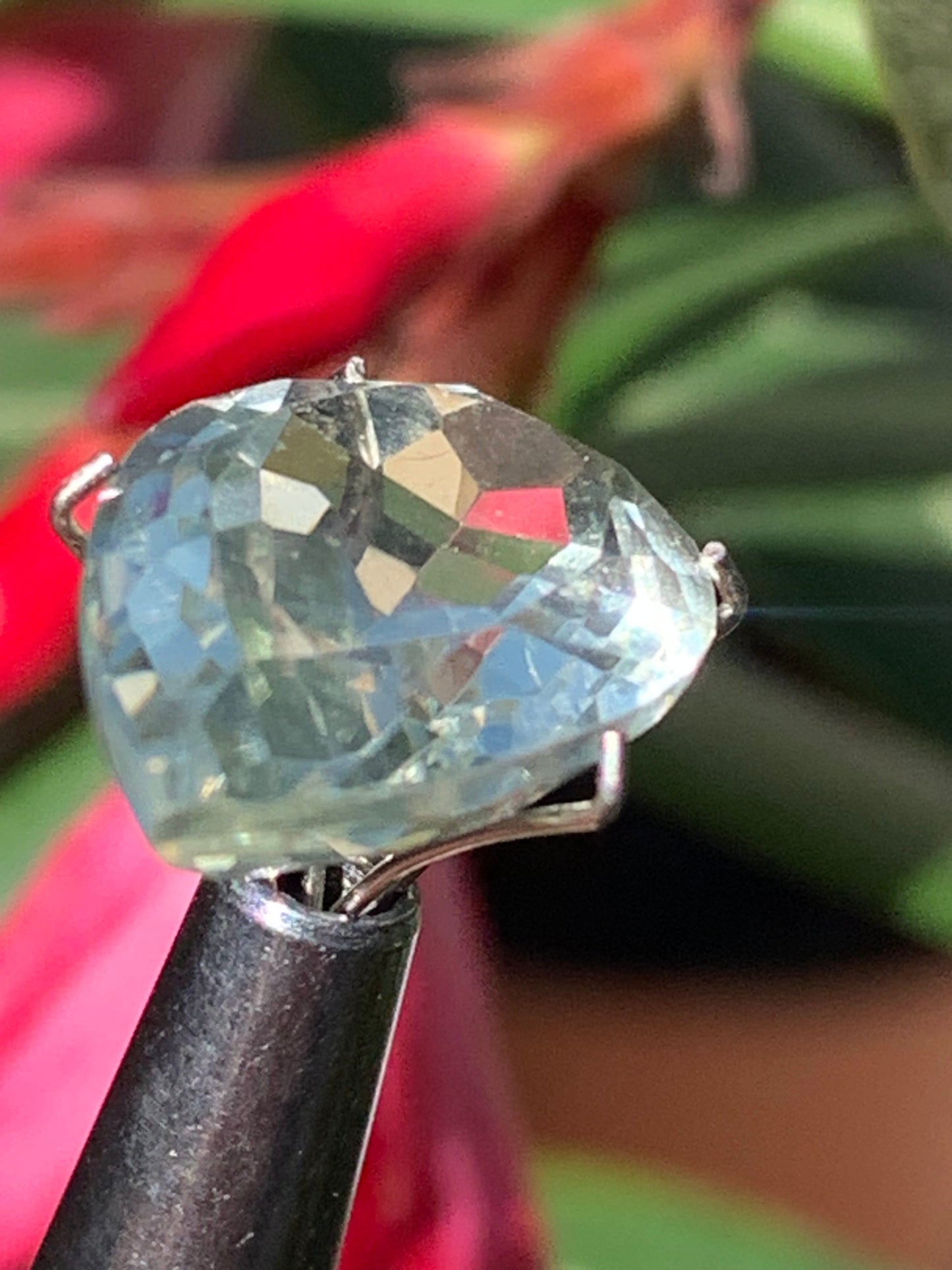 Prasiolite/ Améthyste verte, pierre taillée de 18mm x 12 x 7 - 8,5 carats. Parfait en bijouterie, collection ,exposition...