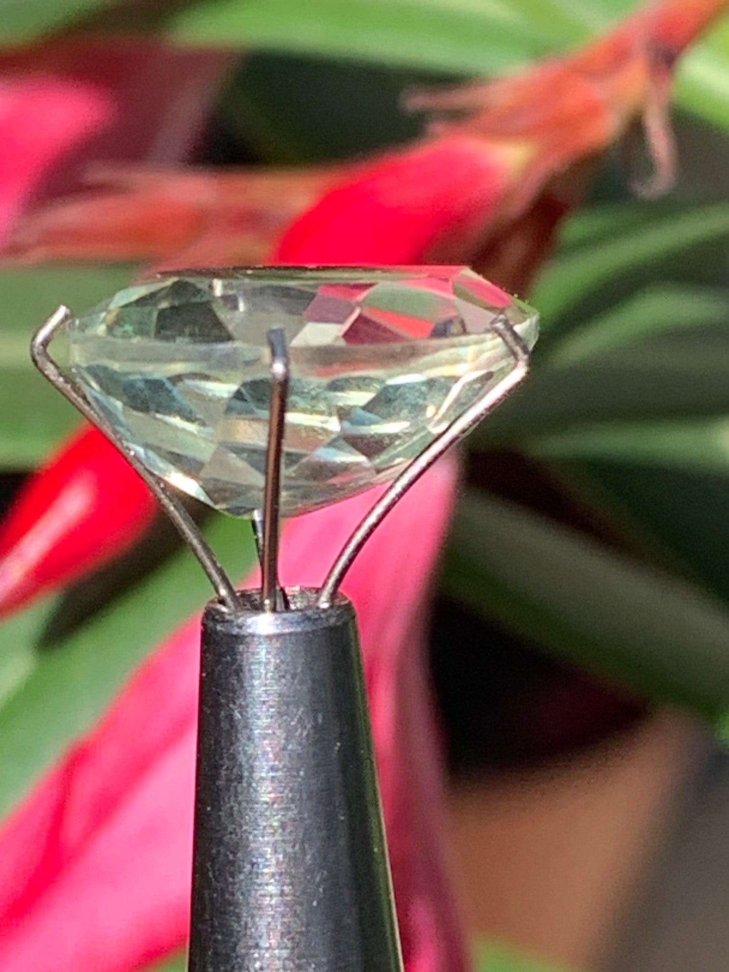 Prasiolite/ Améthyste verte, pierre taillée de 18mm x 12 x 7 - 8,5 carats. Parfait en bijouterie, collection ,exposition...