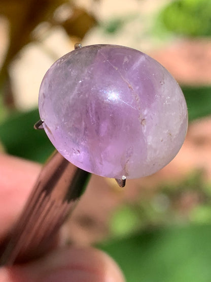 Améthyste, cabochon de 18mm x16 x9 - 18 carats. Parfait en bijouterie, collection ,exposition...