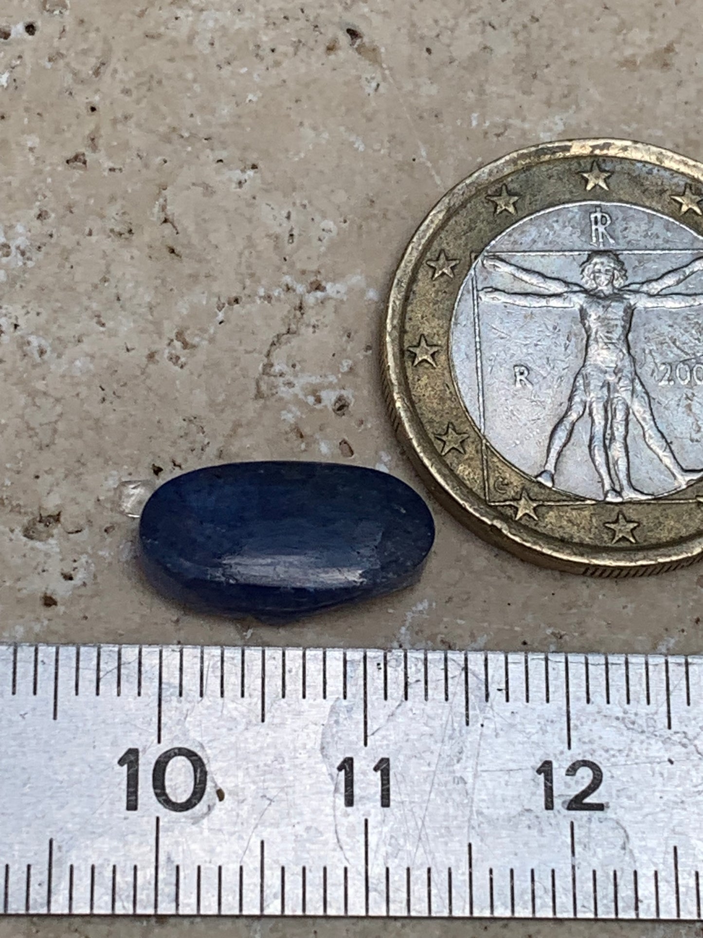 Cyanite disthène, cabochon de 15mm x 8 x 4 - 5 carats. Parfait en bijouterie, collection ,exposition...