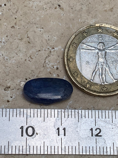 Cyanite disthène, cabochon de 15mm x 8 x 4 - 5 carats. Parfait en bijouterie, collection ,exposition...