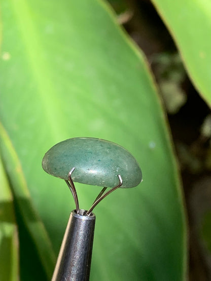 Quartz vert/ Aventurine, cabochon de 17mm x12 x7 - 10,5 carats. Parfait en bijouterie, collection ,exposition...