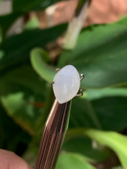 Pierre de lune blanche/ Adulaire - Cabochon de 14mm x7 x5 - 2,5 carats. Parfait en bijouterie, collection ,exposition...