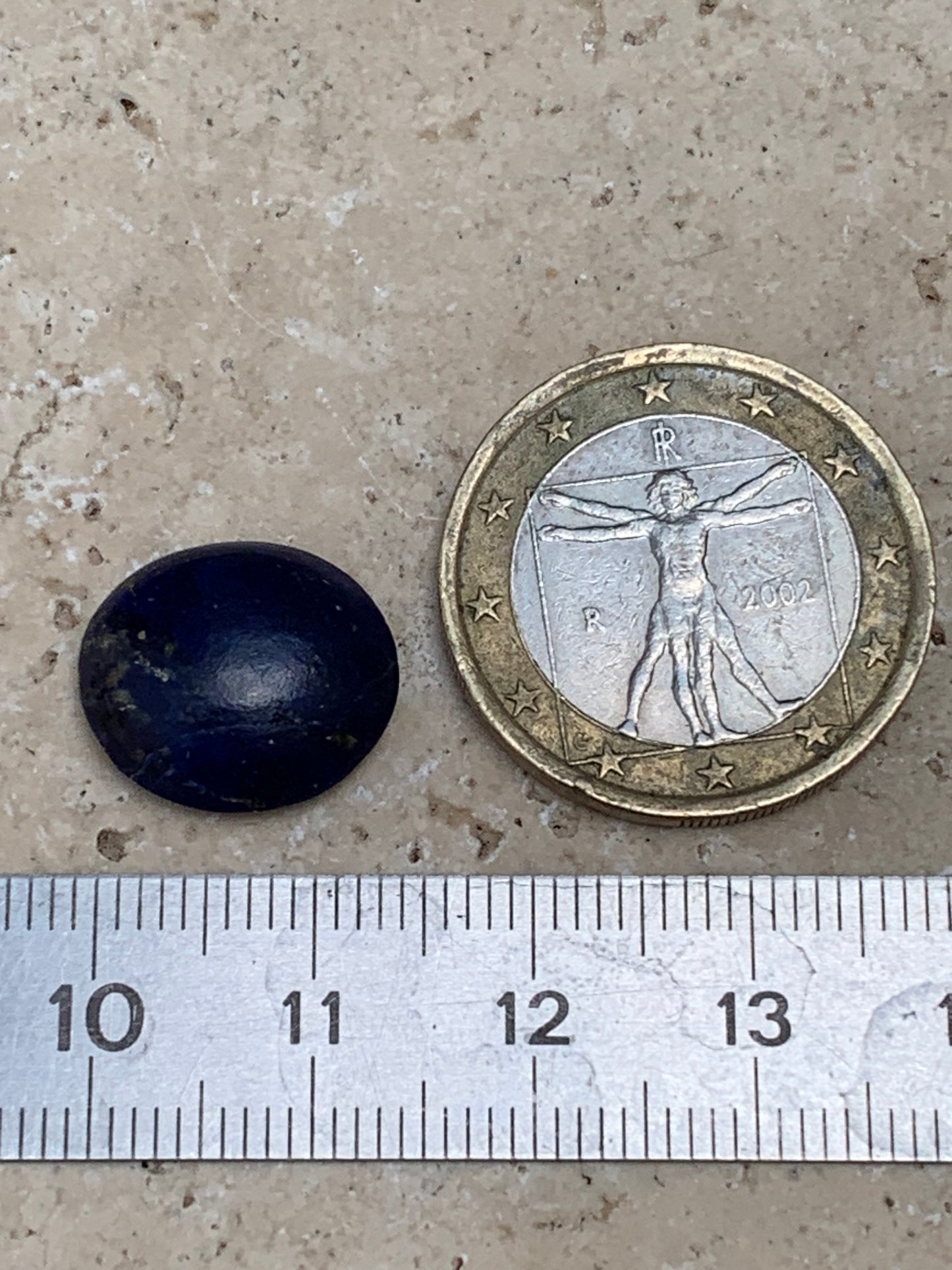 Lapis lazuli, cabochon de 15mm x13 x5 - 6,5 carats. Parfait en bijouterie, collection ,exposition...