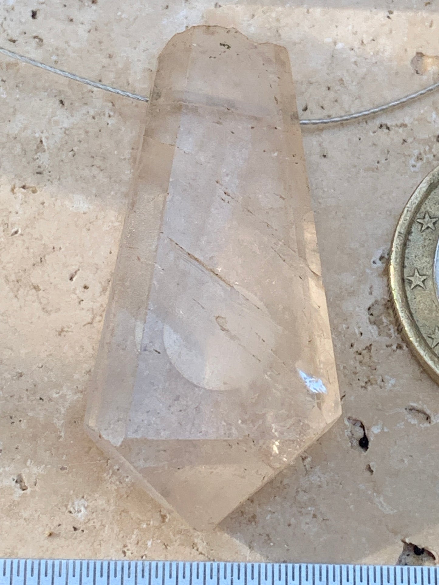 Morganite/ Beryl/ Emeraude rose, cristaux percés de 40mm x19 x8 et 8 grammes par pièce environ. Parfait en bijouterie, collection ,exposition...
