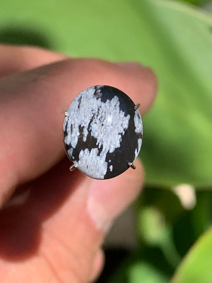 Obsidienne neige, cabochon de 13mm x11 x3 - 0,6 grammes/ 3 carats. Parfait en bijouterie, collection ,exposition...