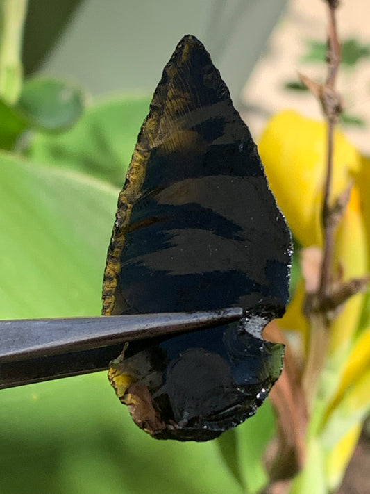 Obsidienne Noire - Pointe de flèche de 45 x 20 x 6 mm - 4,7 grammes. Spècimen récent, taillé au Mexique !