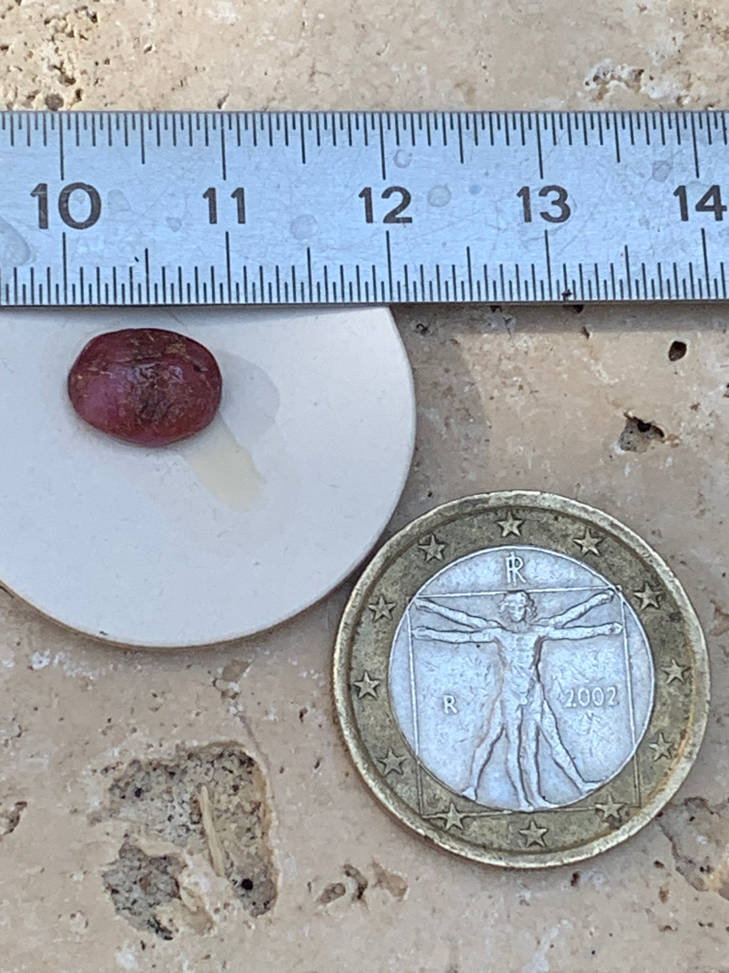 Rubis, cabochon de 10mm x7 x3 - 2,5 carats. Parfait en bijouterie, collection ,exposition...