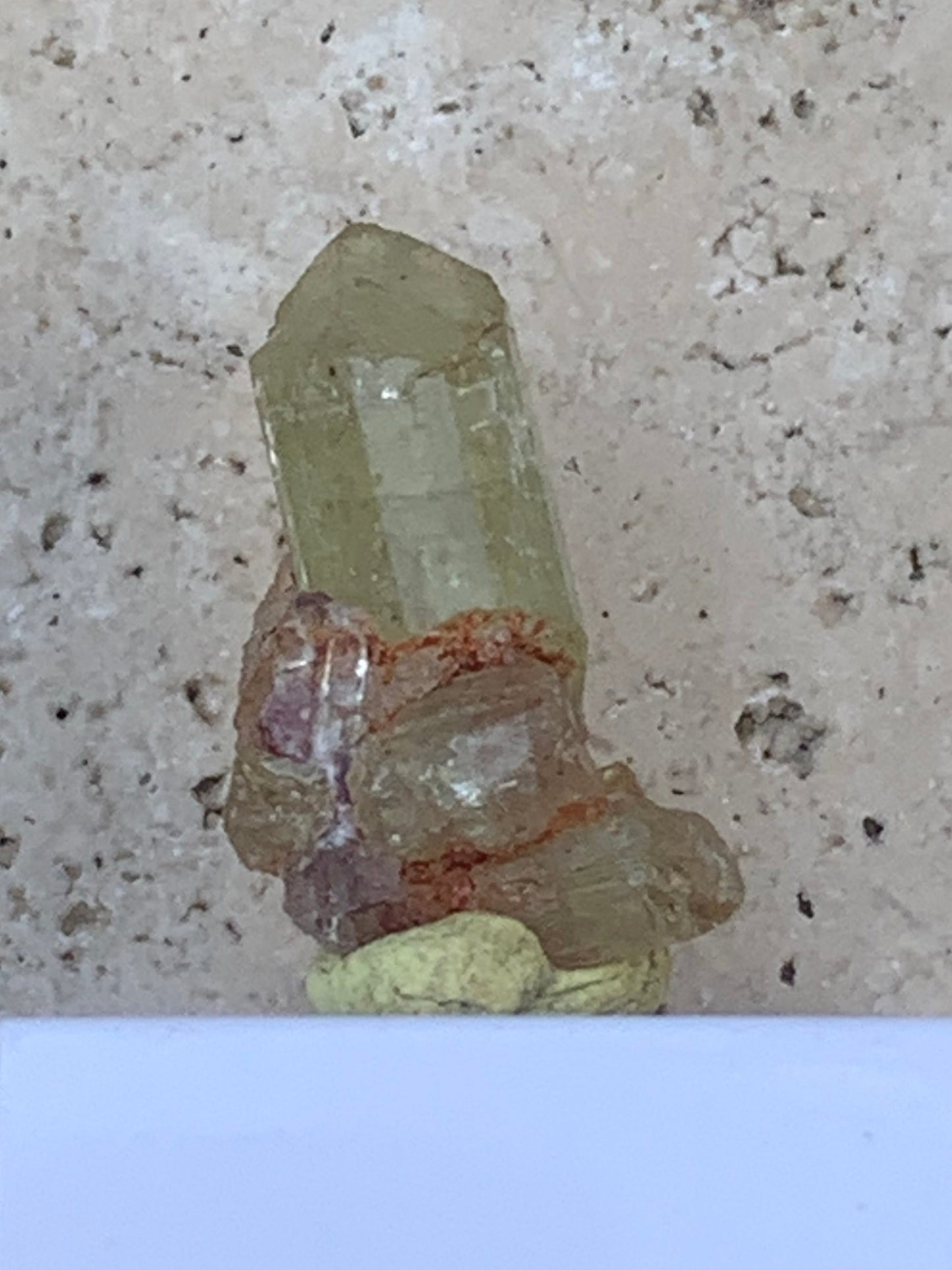 Apatite jaune, de 24mm x14 x10 environ - 16,5 carats. Parfait en bijouterie, collection ,exposition...
