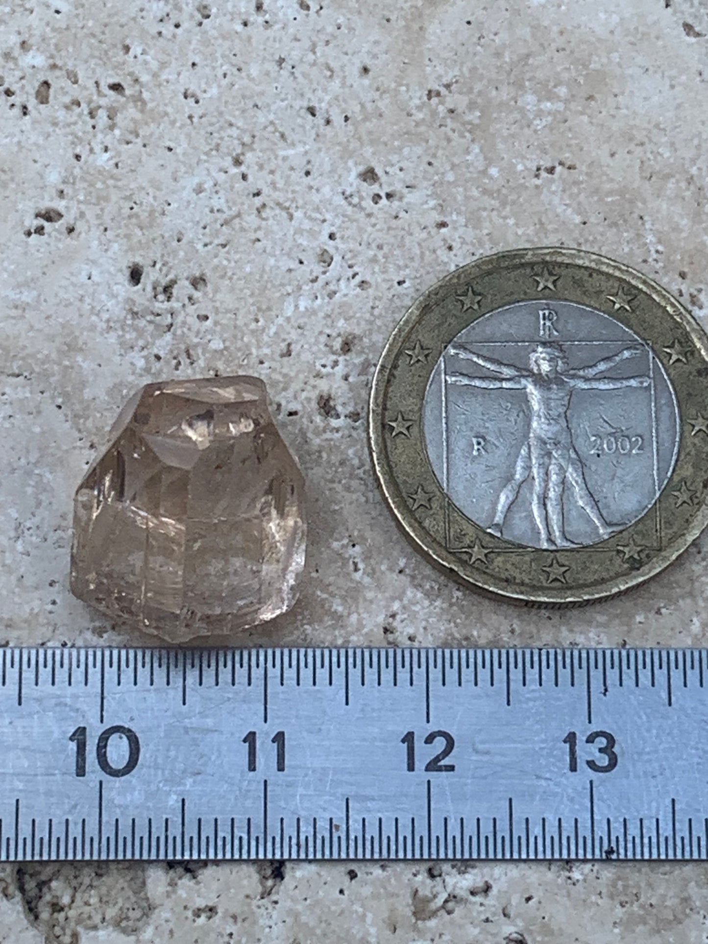 Topaze Impériale, superbe cristal naturel de 15mm x11 x10 - 4,1 grammes/ 20,5 carats. Belle pièce de collection, unique et assez rare !