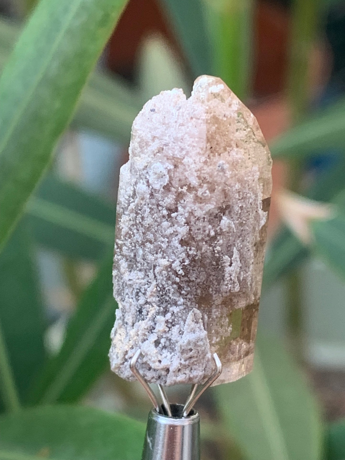 Topaze Impériale, superbe cristal naturel de 27mm x12 x10 - 4,5 grammes. Belle pièce de collection, unique et assez rare !