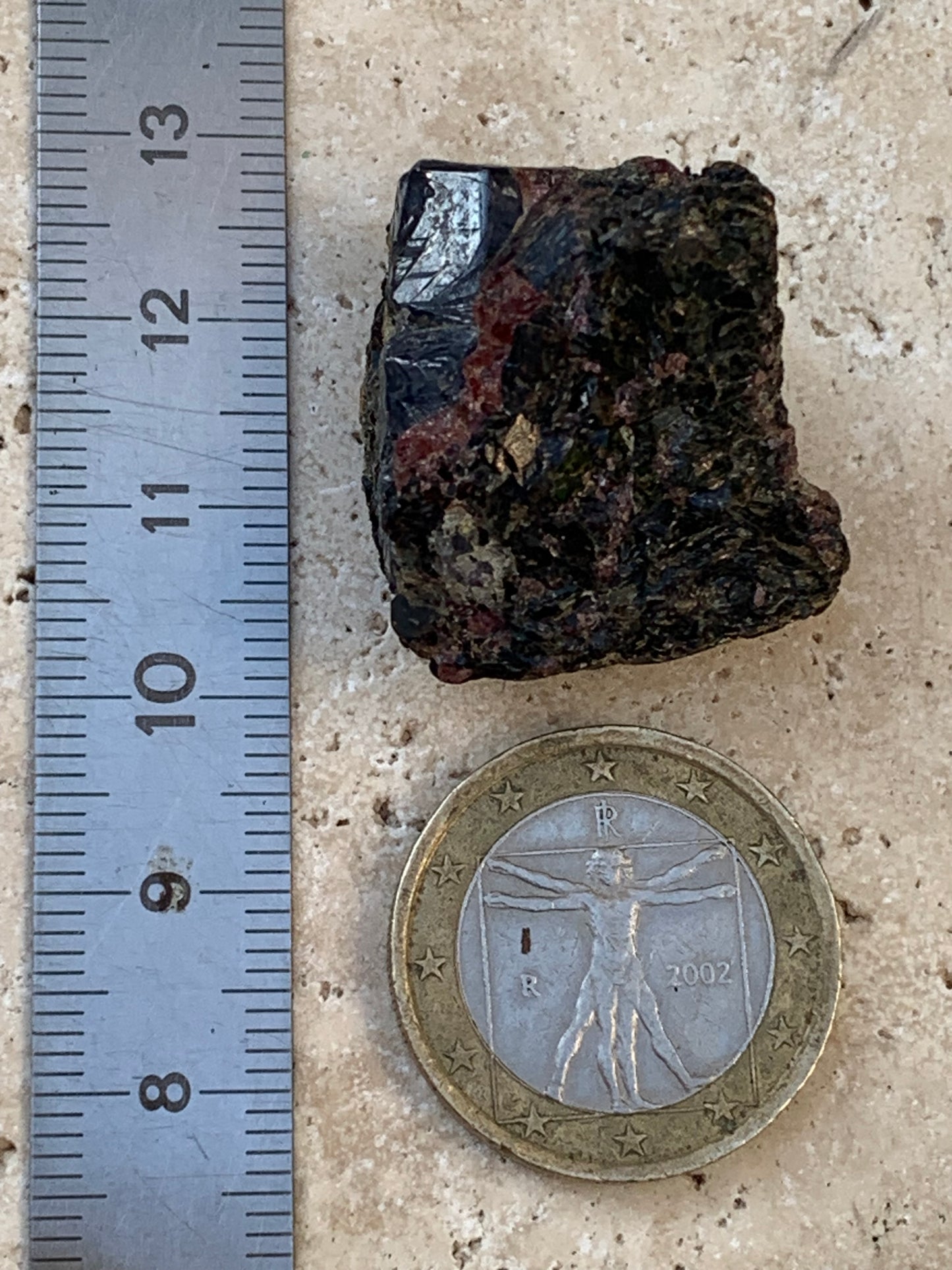 Rubis sur gangue de Zoisite, 25mm x24 x 23 - 17,7 grammes. Parfait en collection, exposition, lapidage...