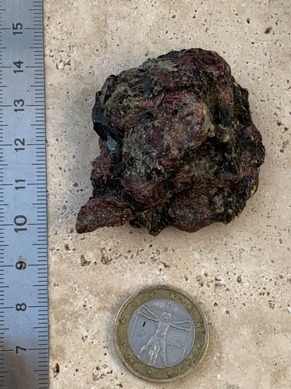 Rubis sur gangue de Zoisite, 58mm x46 x 29 - 65 grammes. Parfait en collection, exposition, lapidage...