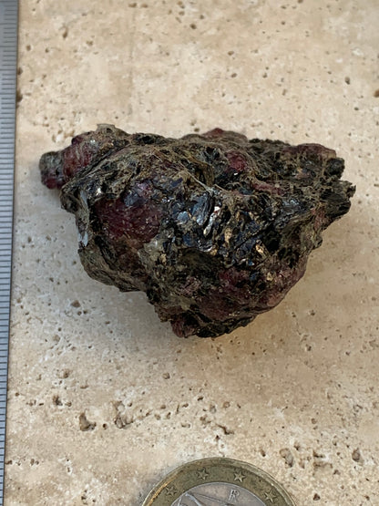Rubis sur gangue de Zoisite, 58mm x46 x 29 - 65 grammes. Parfait en collection, exposition, lapidage...