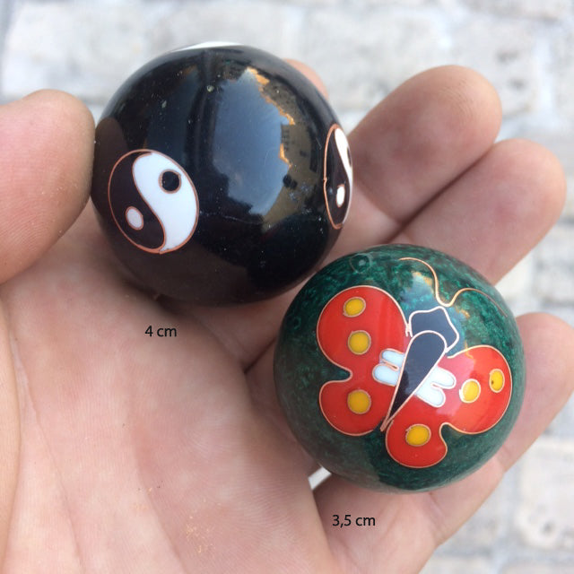Boules Chinoise ou Boules de santé 'sonore', 6 modèles/ 2 Tailles au choix. Livrées dans un coffret luxueux rouge, bleu ou vert !