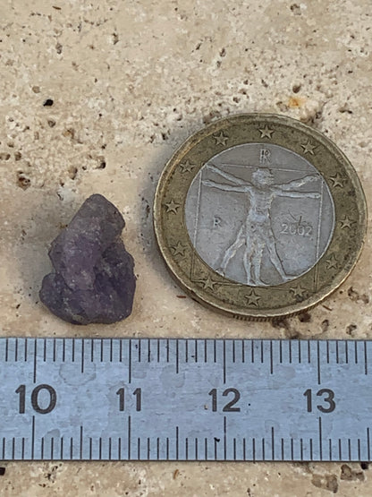 Tanzanite, pièce brute de 14mm x10 x8/ 1,4 gramme. Parfait en collection, bijouterie, exposition...