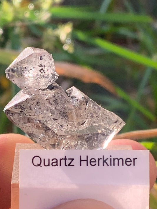 Cristal de roche/ Quartz Herkimer, pièce brute et naturelle, de 30mm x26 x14 - 8,3 grammes. Parfait en collection, exposition, lapidage..., spécimen brut de 32mm x21 x20 - 18 grammes. Parfait en collection, exposition, lapidage...