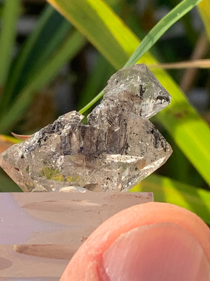 Cristal de roche/ Quartz Herkimer, pièce brute et naturelle, de 30mm x26 x14 - 8,3 grammes. Parfait en collection, exposition, lapidage..., spécimen brut de 32mm x21 x20 - 18 grammes. Parfait en collection, exposition, lapidage...