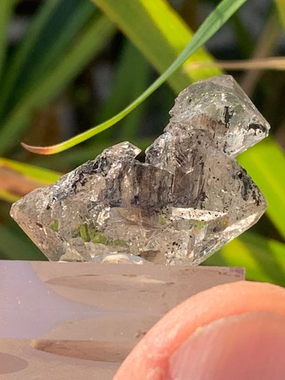 Cristal de roche/ Quartz Herkimer, pièce brute et naturelle, de 30mm x26 x14 - 8,3 grammes. Parfait en collection, exposition, lapidage..., spécimen brut de 32mm x21 x20 - 18 grammes. Parfait en collection, exposition, lapidage...