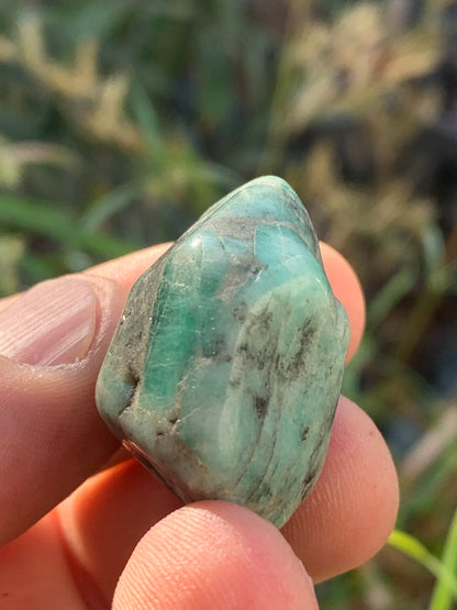 Émeraude, pièce brute de 44mm x31 x20 - 31,1 grammes. Parfait en collection, bijouterie, exposition...