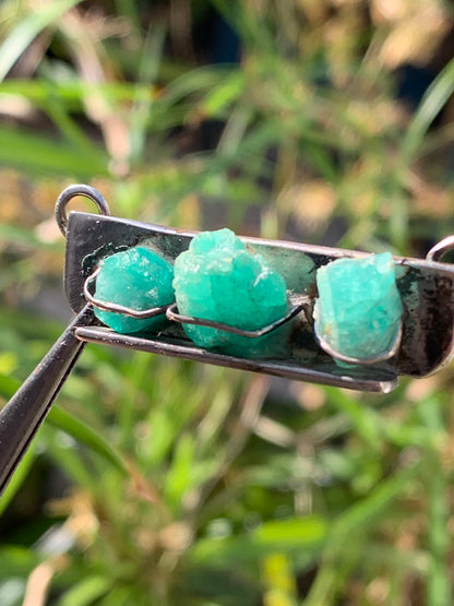 Émeraude, pendentif "double attache" en Argent vieilli de 40mm x12 x10 / 7,1 grammes. Pendentif vendu seul ou sur chaine de 42 cm !
