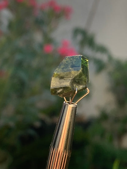 Vesuvianite also called Idocrase (little known), specimen of 19 mm x 14 x 8 - 2 grams! Superb little piece!