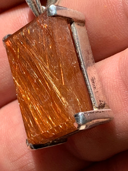 Rock crystal/quartz with golden rutiles, 36mm x 18 x 10 - 10.3 gr., Perfect for jewelry, collections, exhibitions...