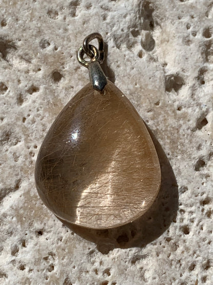 Rock crystal/golden rutile quartz 25mm x15 x7 - 3.9 gr., Perfect for jewelry, collection, exhibition...