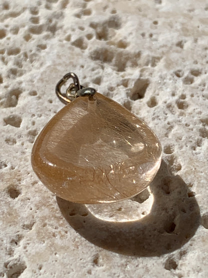 Rock crystal/golden rutile quartz 25mm x15 x7 - 3.9 gr., Perfect for jewelry, collection, exhibition...