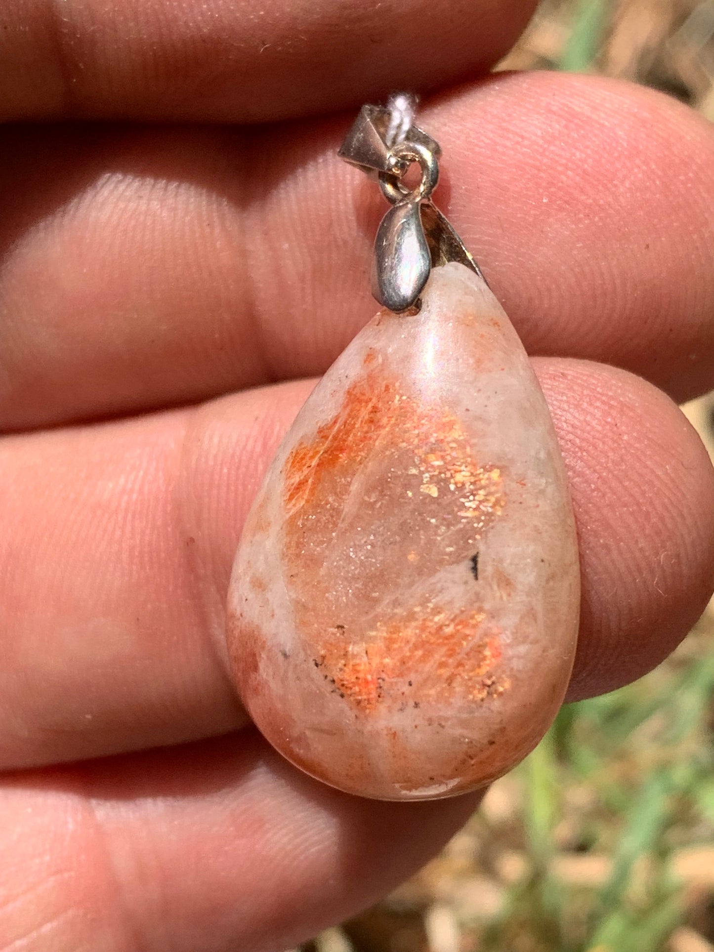 Pierre du Soleil, pendentif de 37mm x17 x8 - 5,7 gr. Superbe pièce prêt à porter ou à offrir !