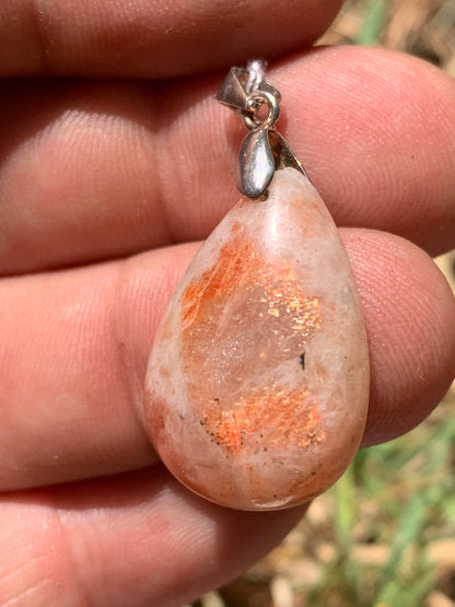 Pierre du Soleil, pendentif de 37mm x17 x8 - 5,7 gr. Superbe pièce prêt à porter ou à offrir !