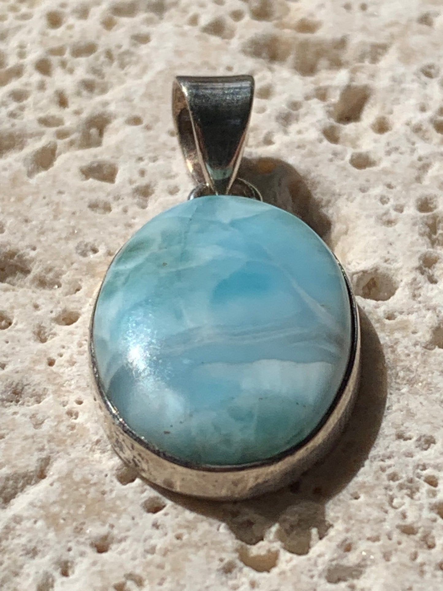 Larimar, pendentif en Argent de 35mm de hauteur x 17 x 6 Vendu avec cordon réglable de couleur noire offert !