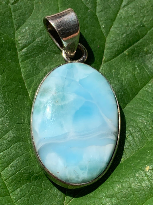 Larimar, pendentif en Argent de 35mm de hauteur x 17 x 6 Vendu avec cordon réglable de couleur noire offert !