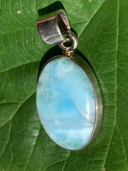 Larimar, pendentif en Argent de 35mm de hauteur x 17 x 6 Vendu avec cordon réglable de couleur noire offert !