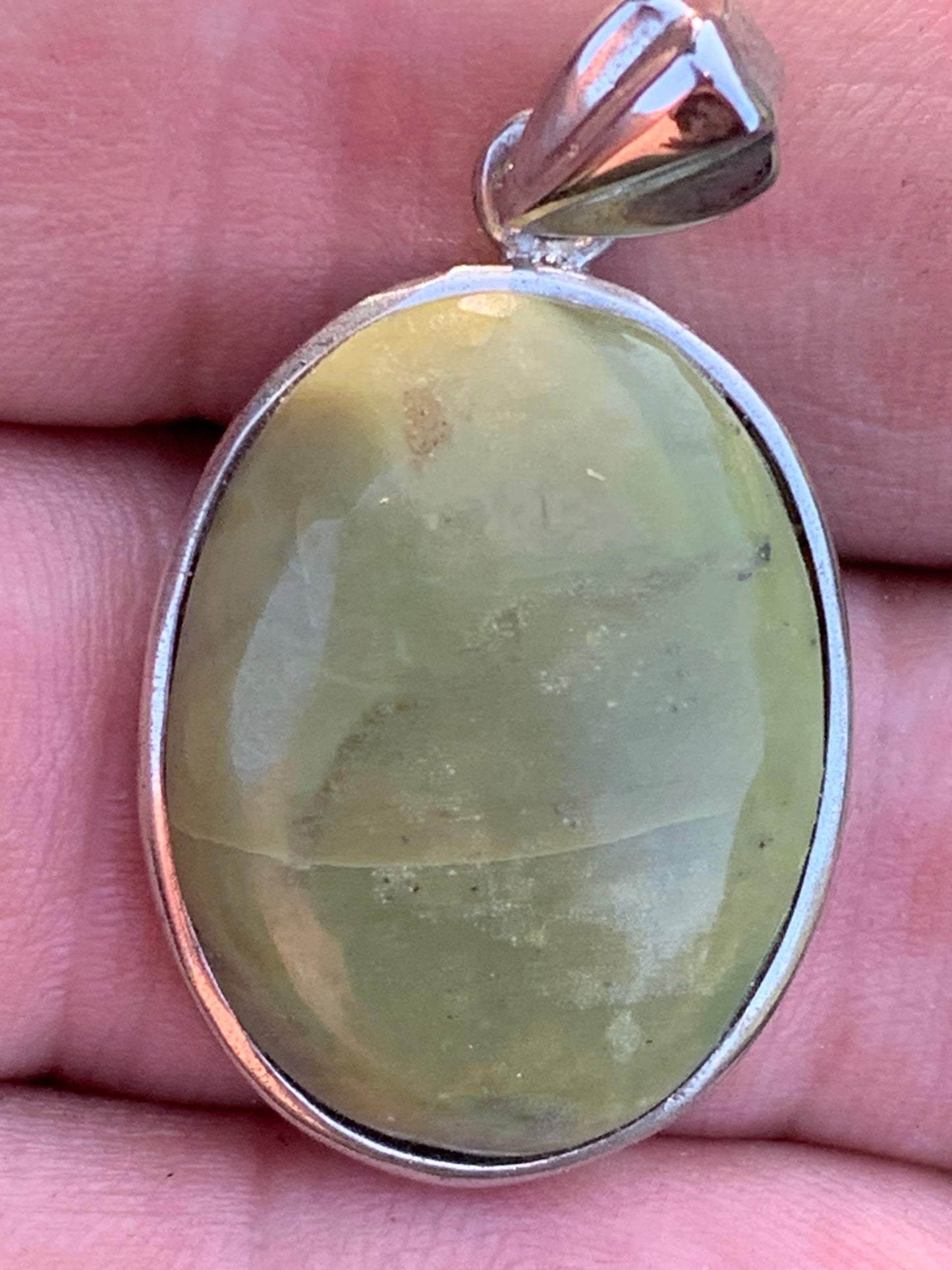 Serpentine ! Pendentif en Argent, 35mm de hauteur x 20 x 6. Vendu avec cordon réglable de couleur noire !