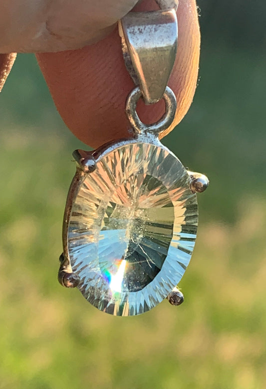 Prasiolite naturelle, superbe pendentif en Argent de 30mm x 14 x 11. Prêt à porter ou pour collection ,exposition...