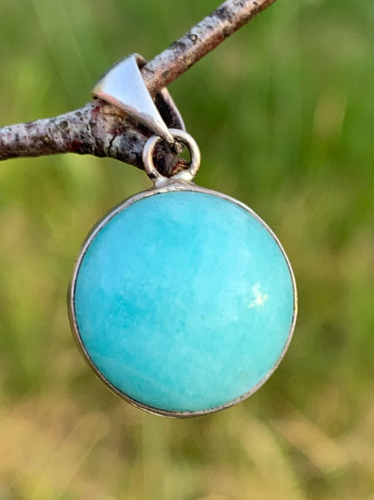 Amazonite, charmant médaillon en Argent de 26mm de hauteur x 16 x 7. Vendu avec cordon réglable de couleur noire offert !