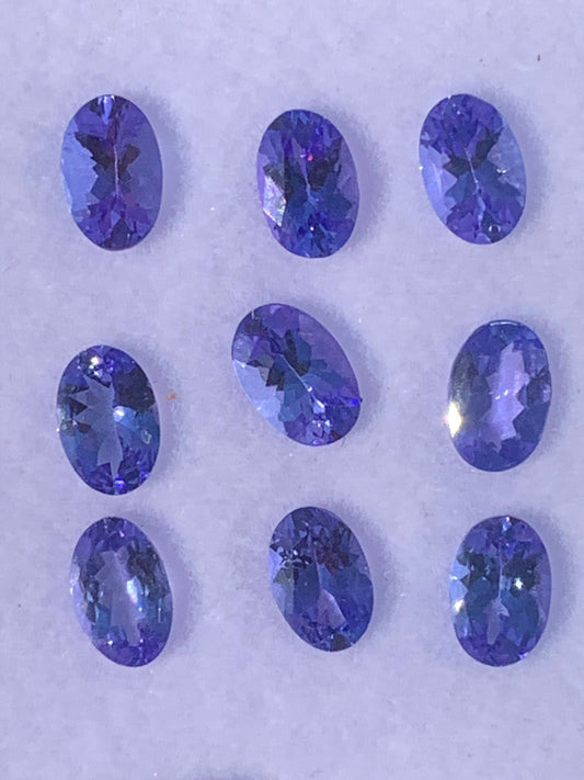 Tanzanite, superbes gemmes de 5mm x 4 x2 - 0,50 carat en moyenne. Vente à l'unité ou lot. Parfait en bijouterie, collection ,exposition...