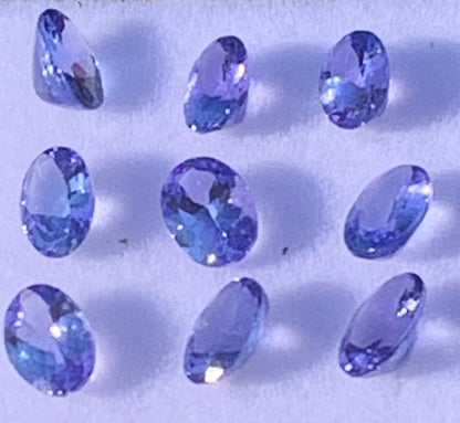 Tanzanite, superbes gemmes de 5mm x 4 x2 - 0,50 carat en moyenne. Vente à l'unité ou lot. Parfait en bijouterie, collection ,exposition...