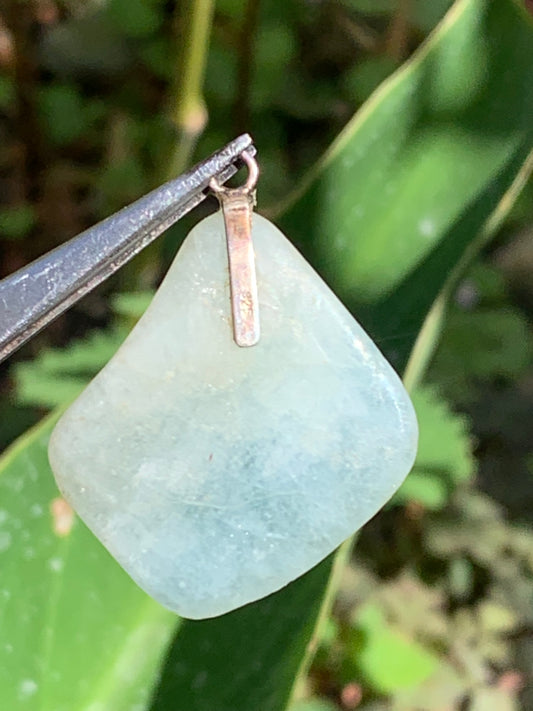 Aigue-marine, pendentif en Argent de 37mm x 28 x 5. Vendu avec cordon noir réglable !