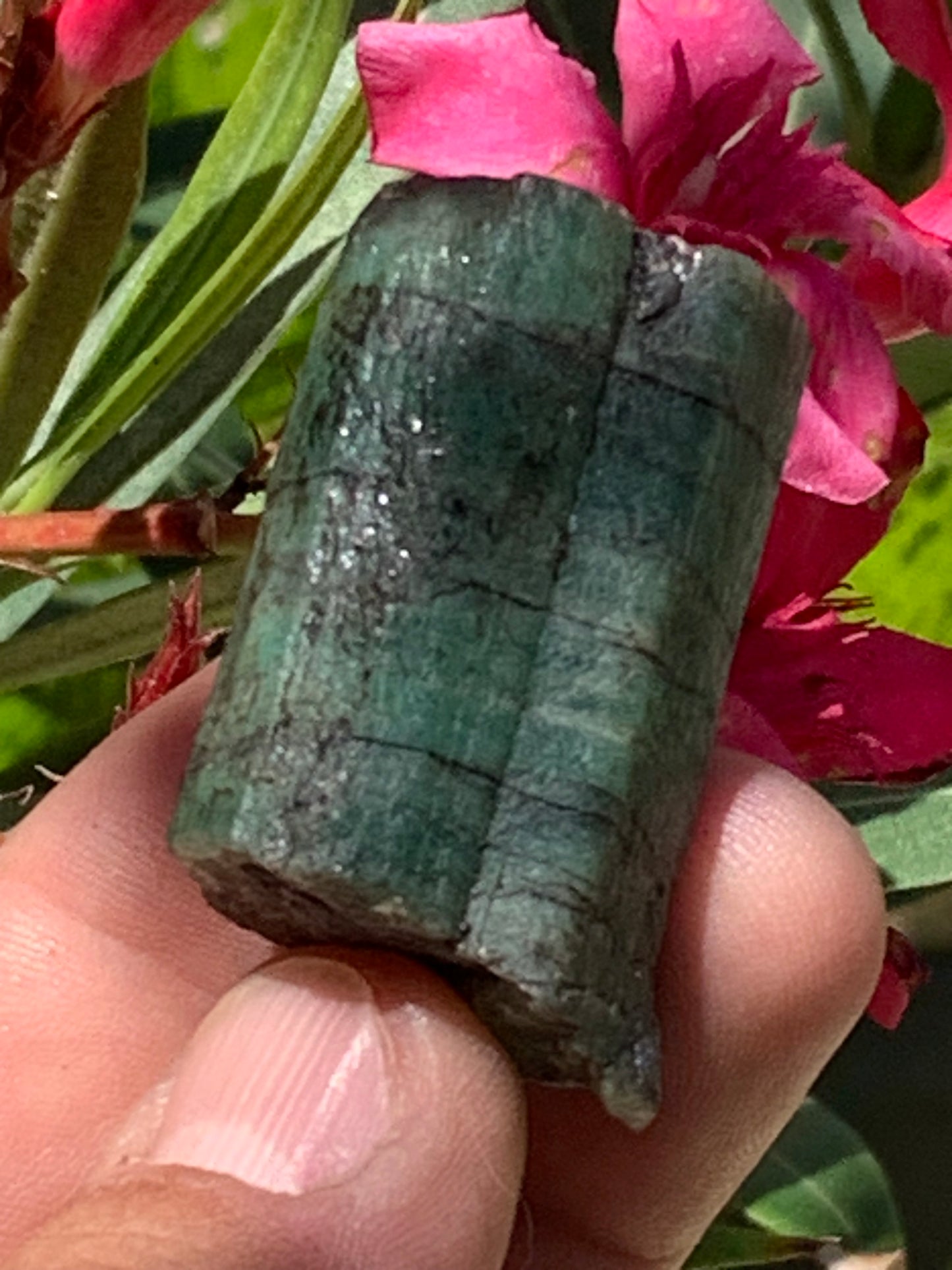 Émeraude, pièce brute de 43mm x 26 x 21 - 42,2 grammes. Parfait en collection, bijouterie, exposition...