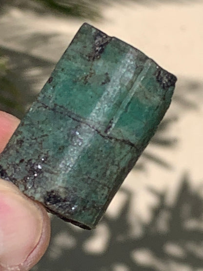 Émeraude, pièce brute de 43mm x 26 x 21 - 42,2 grammes. Parfait en collection, bijouterie, exposition...
