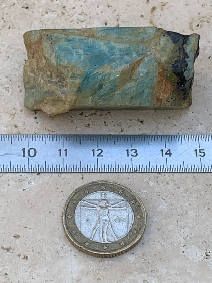Béryl bleu, spécimen de 52mm x 26 x 23 - 52 grammes. Parfait en collection, exposition, lithothérapie...