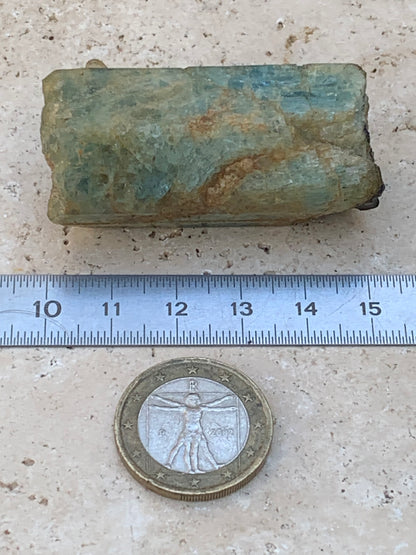 Béryl bleu, spécimen de 52mm x 26 x 23 - 52 grammes. Parfait en collection, exposition, lithothérapie...