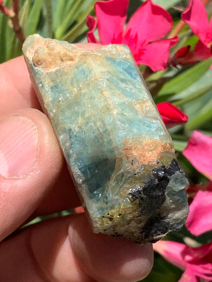Béryl bleu, spécimen de 52mm x 26 x 23 - 52 grammes. Parfait en collection, exposition, lithothérapie...