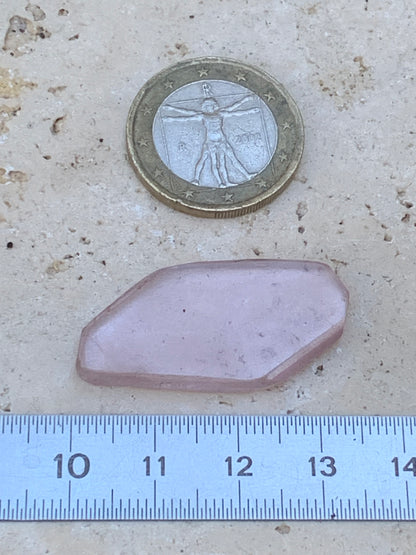 Kunzite, spècimen de 35mm x17 x 4 - 4,9 grammes. Parfait pour la bijouterie, collection, exposition...