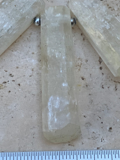 Kunzite jaune/ Triphane, 3 pièces au choix de 28mm x12 x10 à 42 x10 x10 - 5 grammes en moyenne. Parfait pour la bijouterie, collection, exposition...
