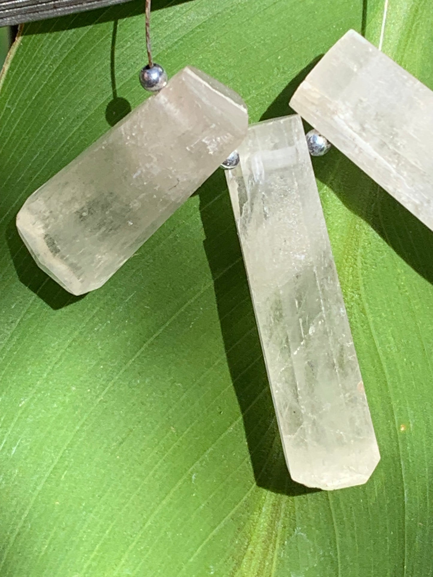Kunzite jaune/ Triphane, 3 pièces au choix de 28mm x12 x10 à 42 x10 x10 - 5 grammes en moyenne. Parfait pour la bijouterie, collection, exposition...