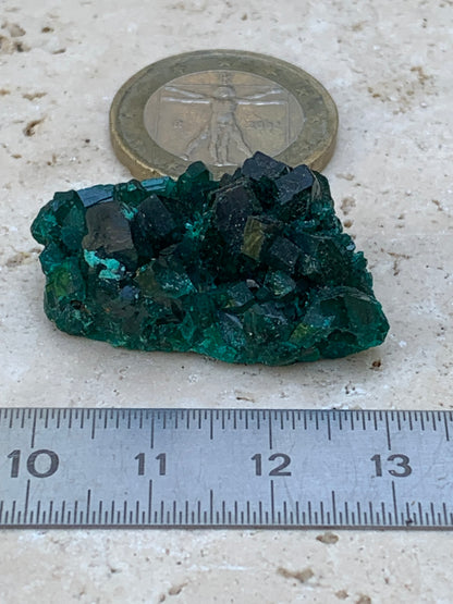 Dioptase, spécimen cristalisé de 34mm x 20 x 14 - 10,2 grammes ! Rare et puissante en minéralogie et lithothérapie !