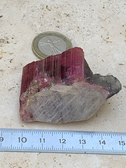 Tourmaline Rubellite, superbe spècimen naturel de 52mm x 35 x 23 - 52 grammes. Parfait en bijouterie, collection ,exposition...